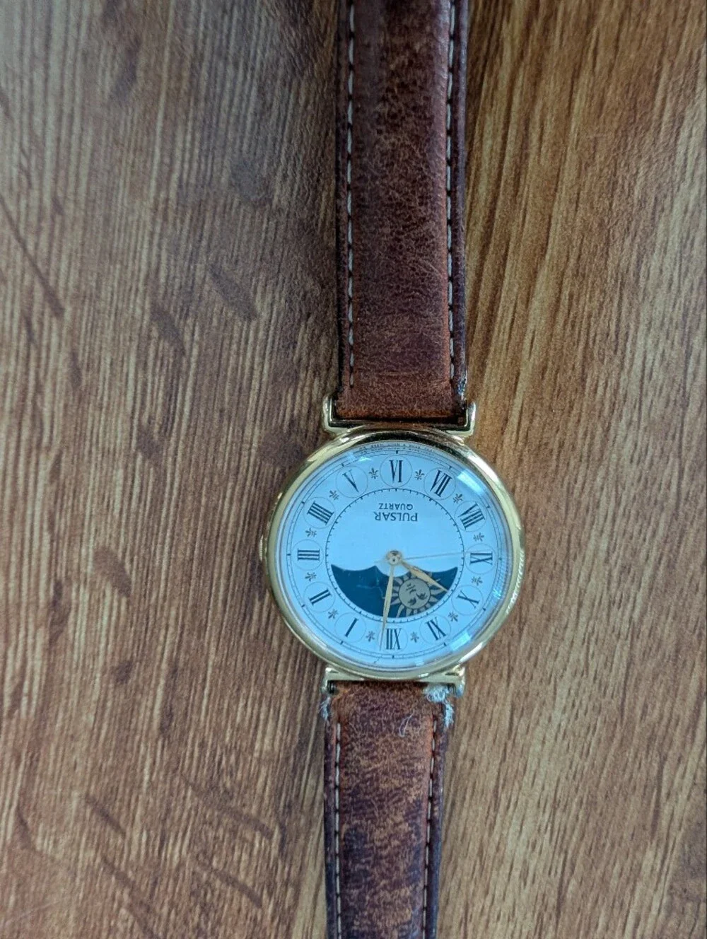 Elegant Vintage Pulsar Seiko Moonphase Roman Dial  Quartz Unisex Watch